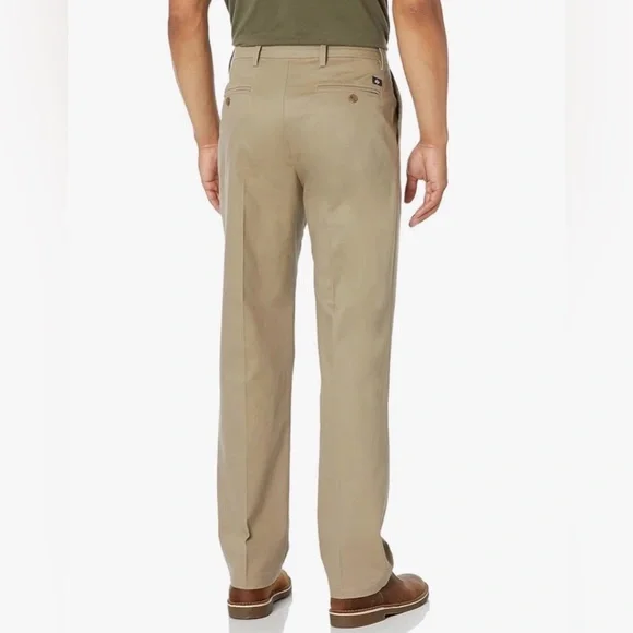 Dockers Signature Iron Free Khaki Straight Fit Stain Defender Pants Size 40x32 - Picture 2 of 9